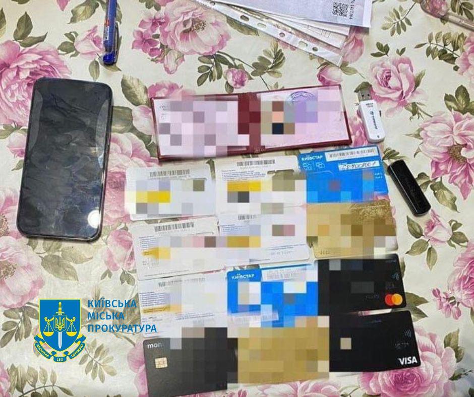 Як "мертві душі" збагатили очільника ритуальної служби