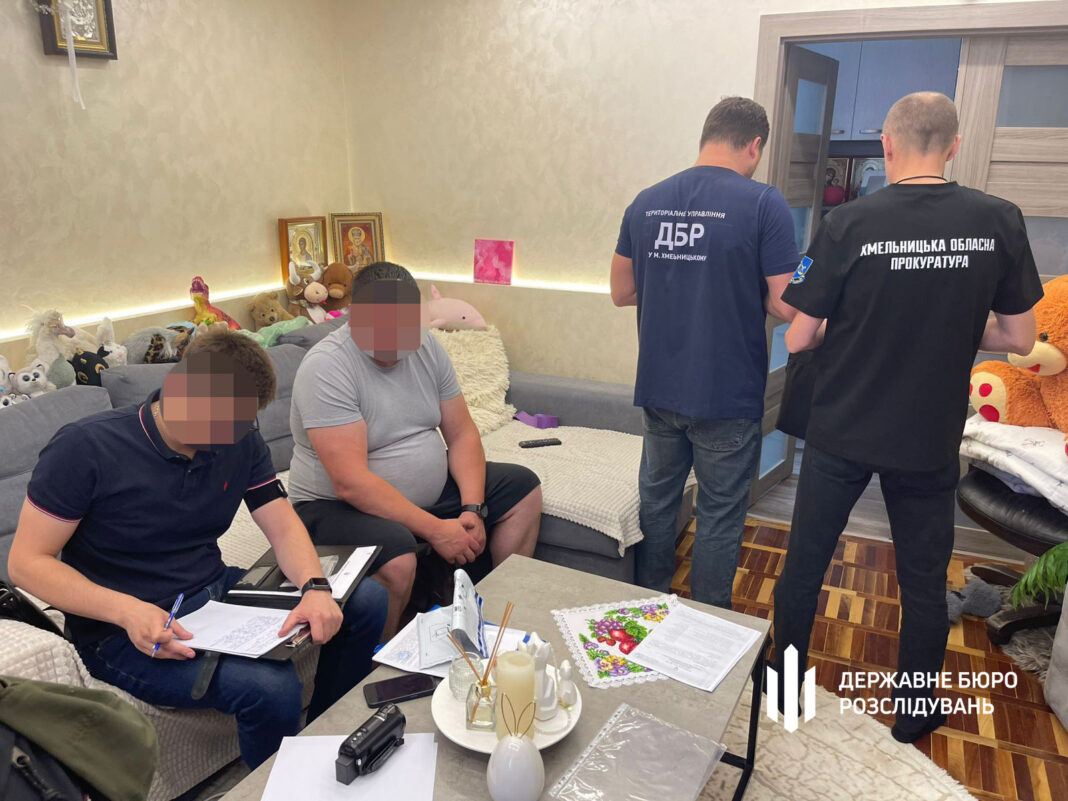 Махінації з надрами: Ексчиновник Держгеокадастру 