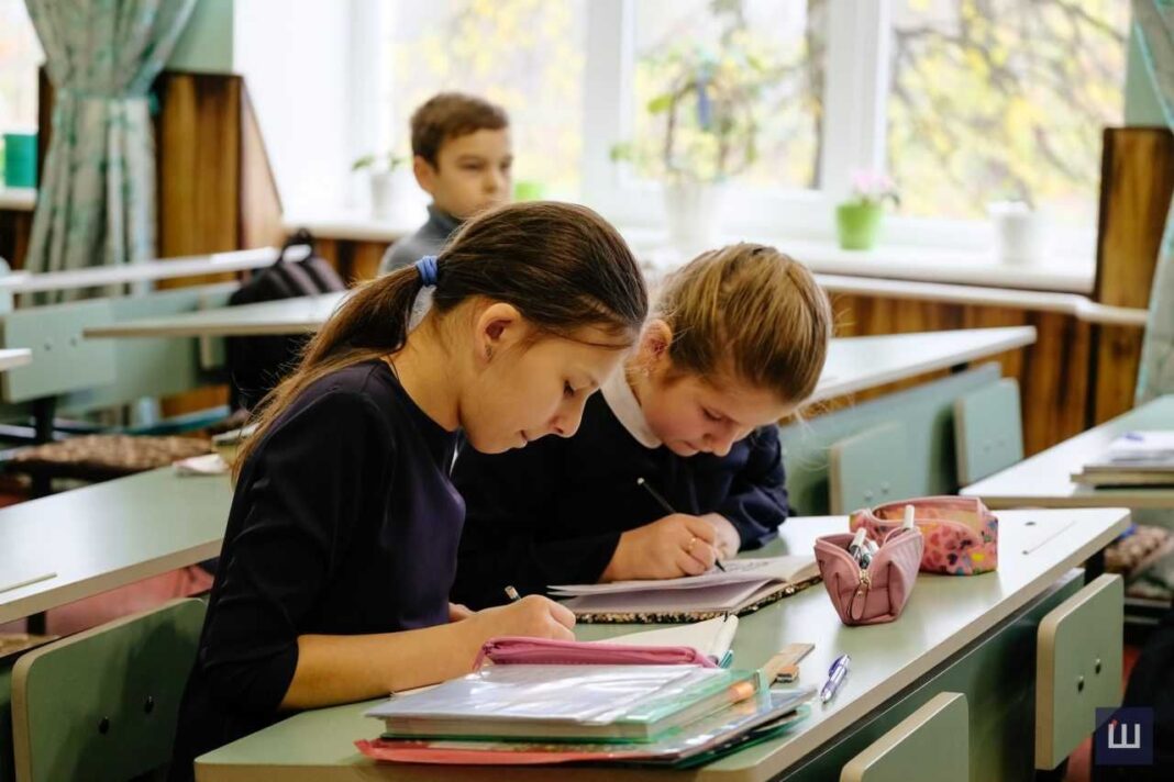 Кінець безкоштовної освіти: Уряд розширив перелік платних шкільних послуг