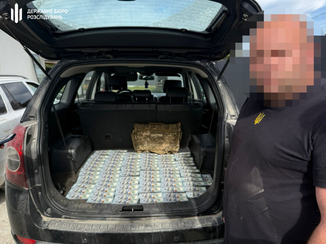 Наживалися на війні: ДБР викрило військових, що розкрадали пальне для ЗСУ