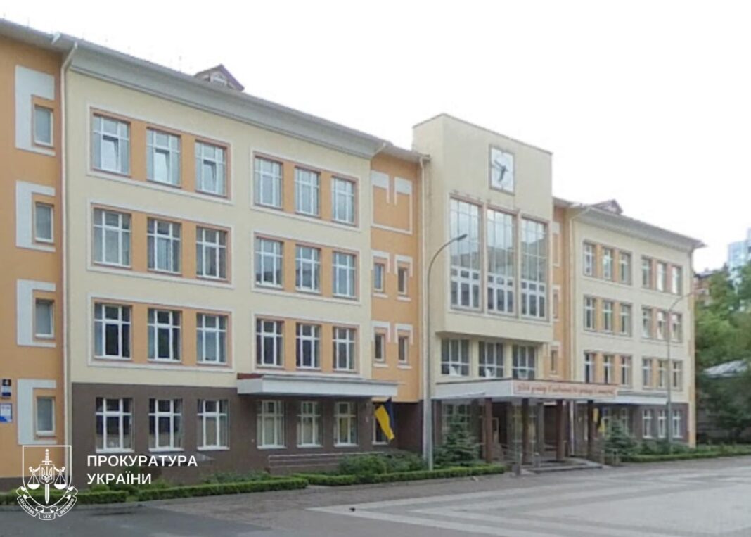 Корупція на безпеці дітей: чиновник 