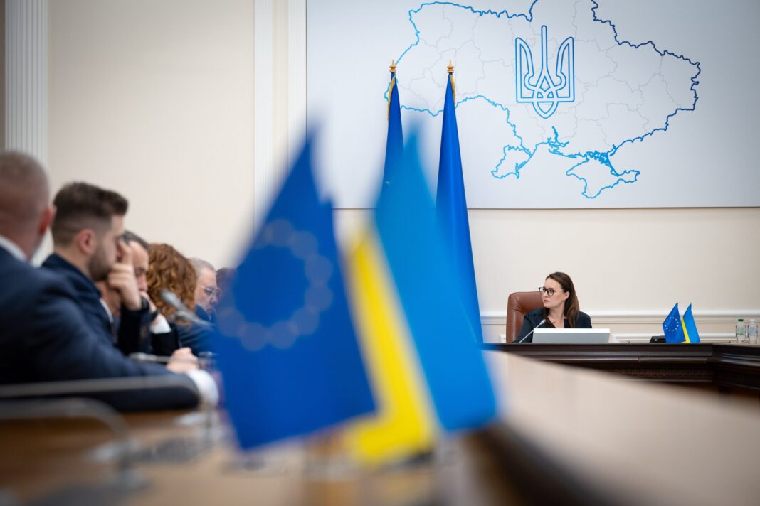 ЄС продовжує підтримку: Україна отримала восьмий мільярдний транш