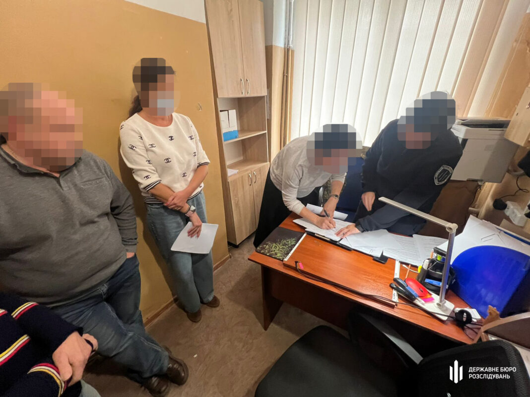 ДБР викрило лікарів Одеського ТЦК, які підривали мобілізацію