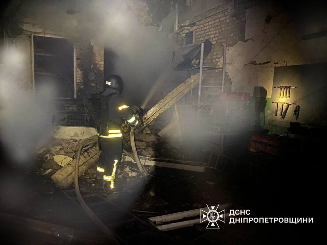 Російський терор: Ніжин атакували 12 дронів-камікадзе, цілили у потяги та світло