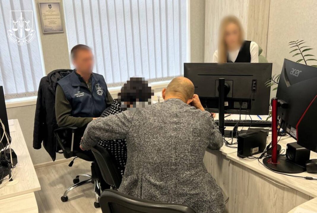 Службова недбалість на 1,5 мільйона: Ексчиновницю з команди Омбудсмана спіймали на 