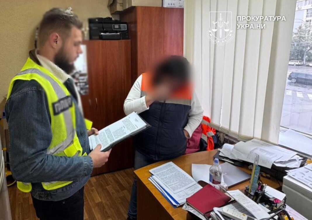 Дорога сіль: чиновниця переплатила 2 млн через 