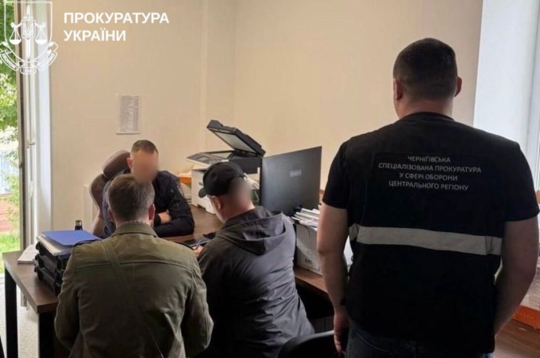 Ганьба під час війни: Командири крали «бойові» виплати, змушуючи солдатів ремонтувати їхні хати