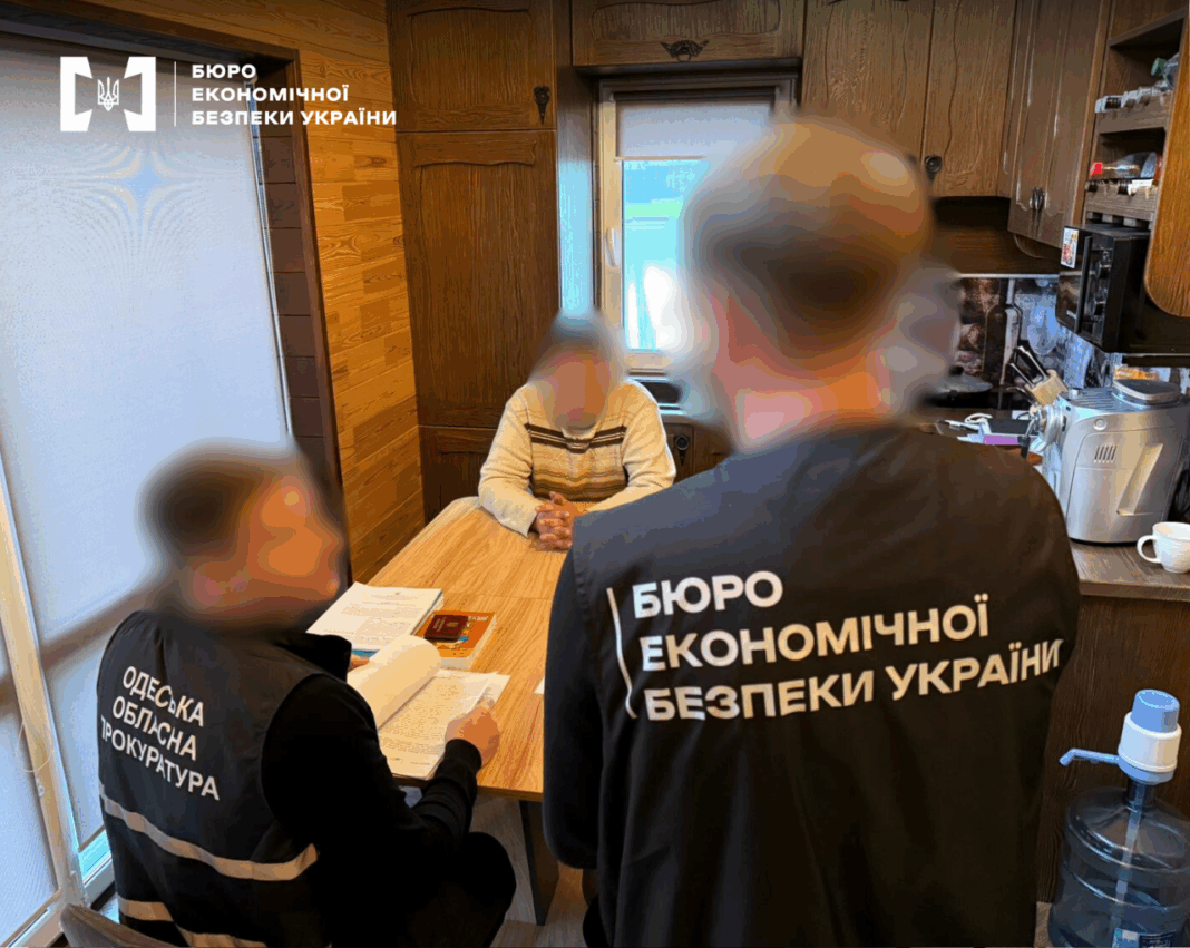 Депутат зі спільниками підробляв документи для контрабанди деревини протягом року