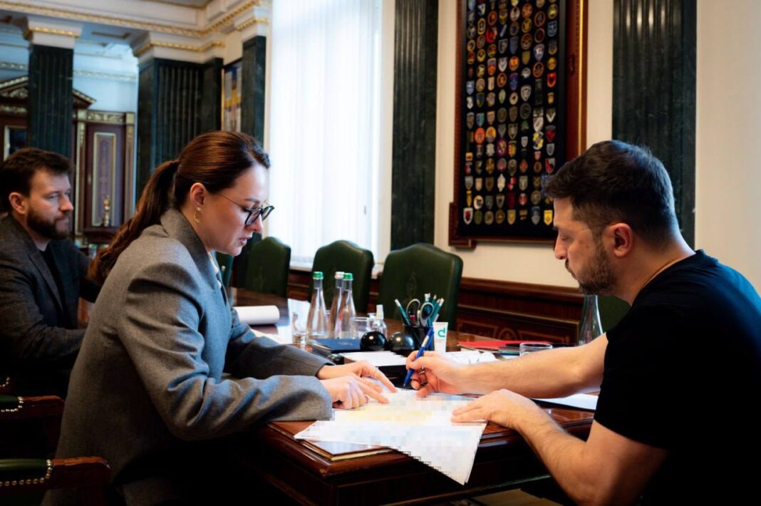 Рішення Кабміну: Українці отримають гроші на проїзд, ліки та теплий одяг — від 1000 до 6500 грн