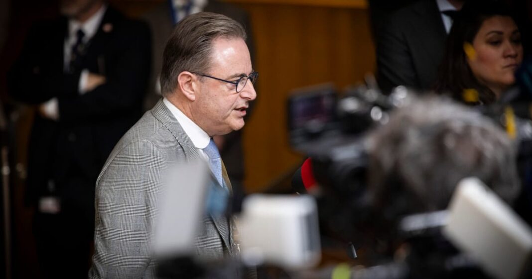 Прем’єр Бельгії Барт де Вевер заблокував план ЄС щодо російських активів і придумав нову причину: “Схема завадить мирній угоді”