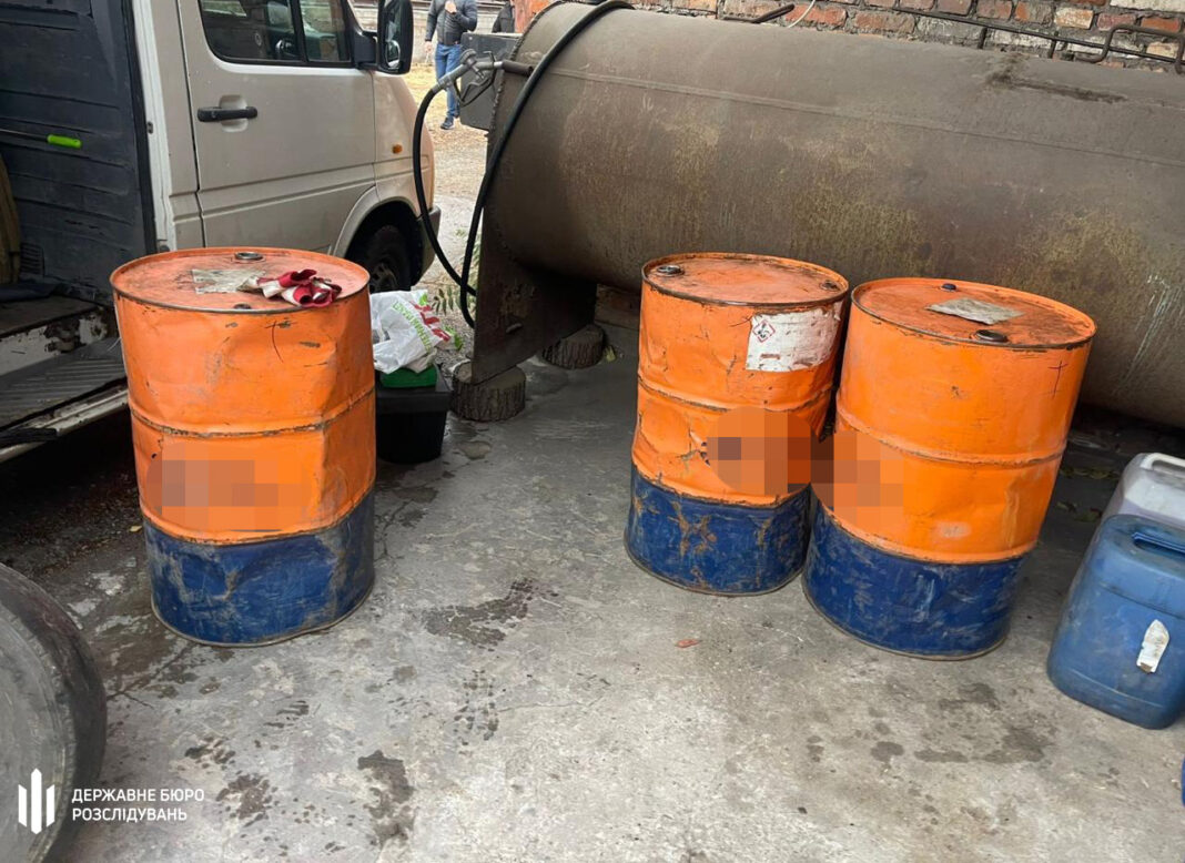 На Донеччині викрито масштабну корупційну схему розкрадання пального у військовій частині