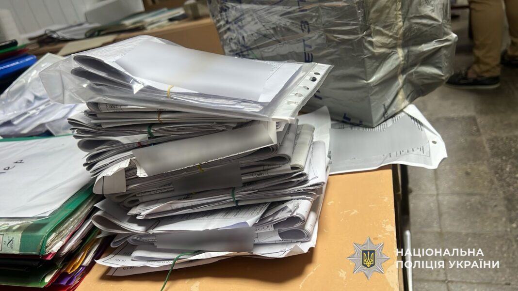 Штучні перешкоди або хабар: розкрито деталі зухвалої схеми за участю викладача вишу та держслужбовців